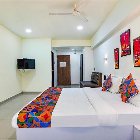 Fabexpress White House - Nr Midc Khargar Hotel Koparpada Exterior photo