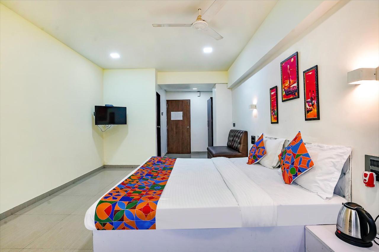 Fabexpress White House - Nr Midc Khargar Hotel Koparpada Exterior photo