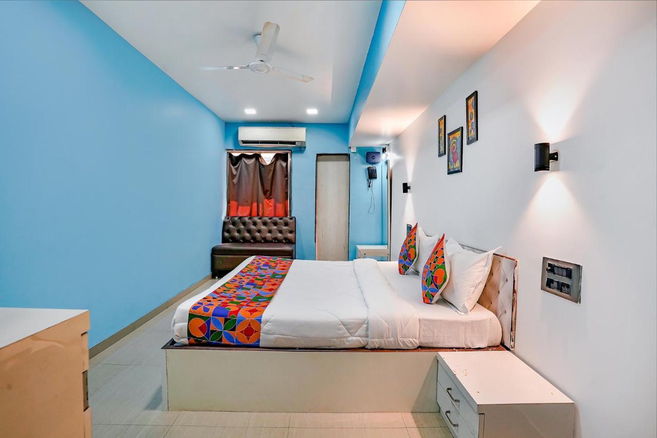 Fabexpress White House - Nr Midc Khargar Hotel Koparpada Exterior photo