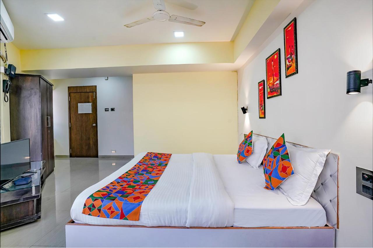 Fabexpress White House - Nr Midc Khargar Hotel Koparpada Exterior photo