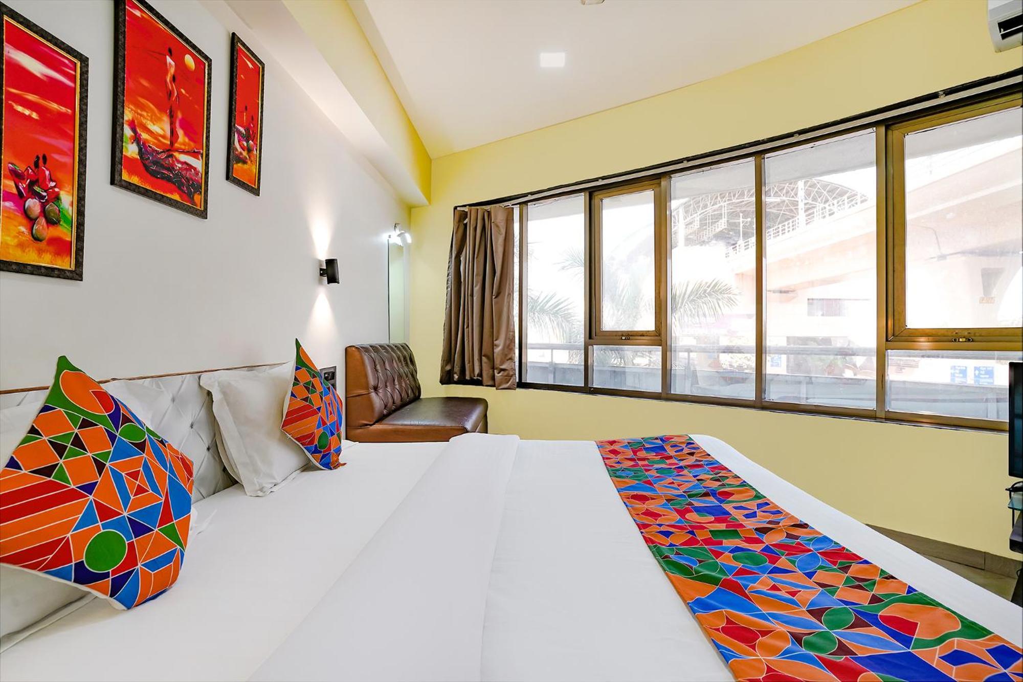 Fabexpress White House - Nr Midc Khargar Hotel Koparpada Exterior photo
